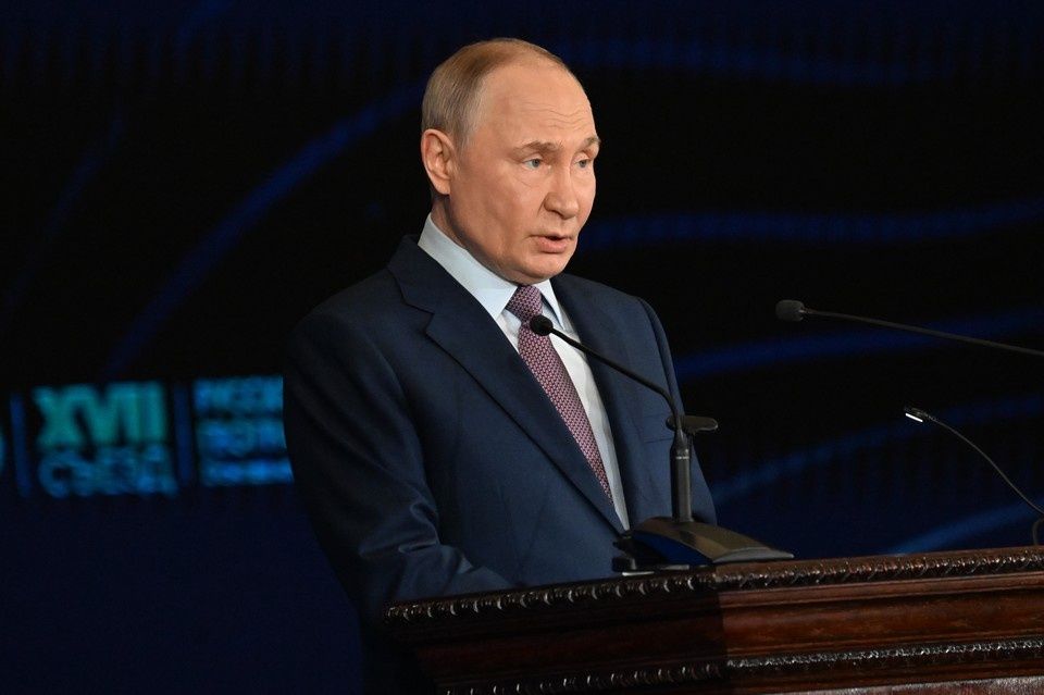 Путин вводит строгие штрафы для чиновников за игнорирование законодательных решений