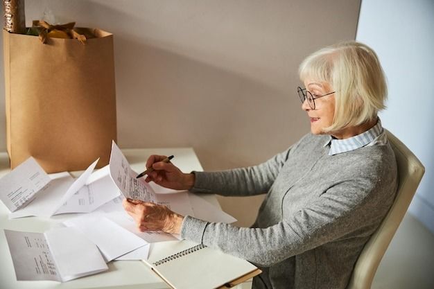 Труд и пенсия: что грозит пенсионерам при возврате к работе