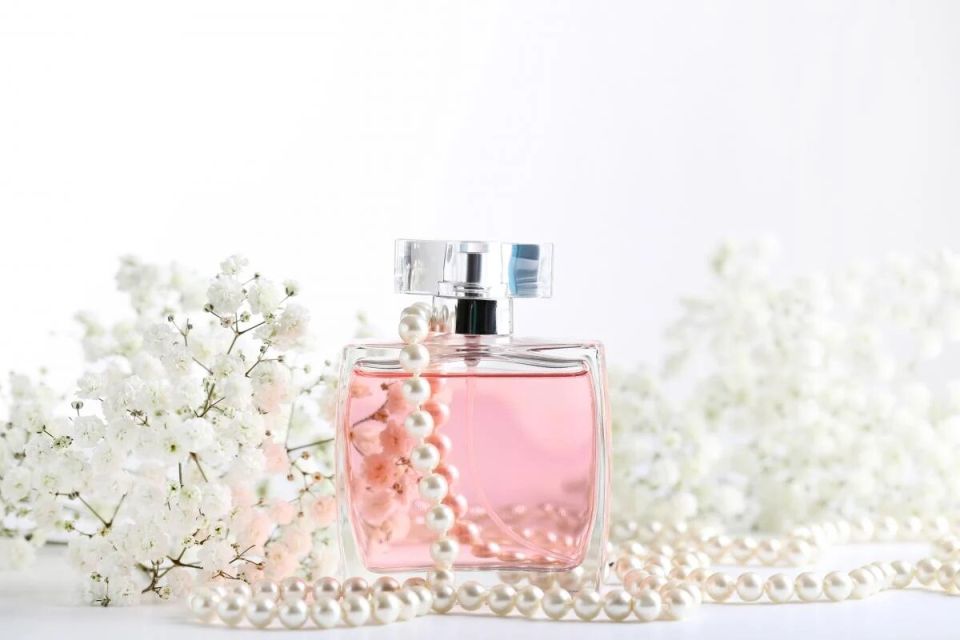 Ароматы 90-х снова в тренде: что пахнет по-настоящему знакомым образом