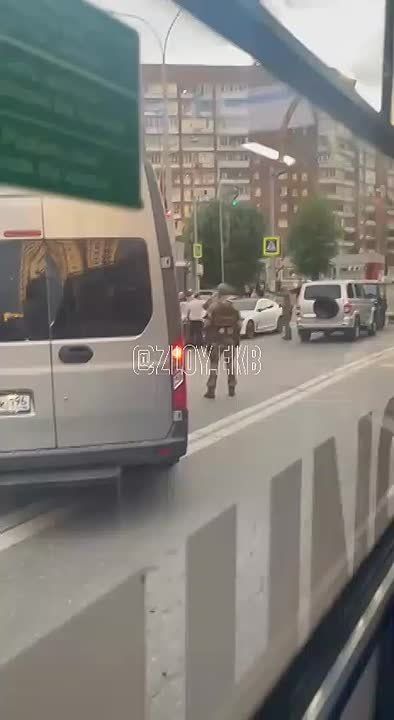   !. ,        -  