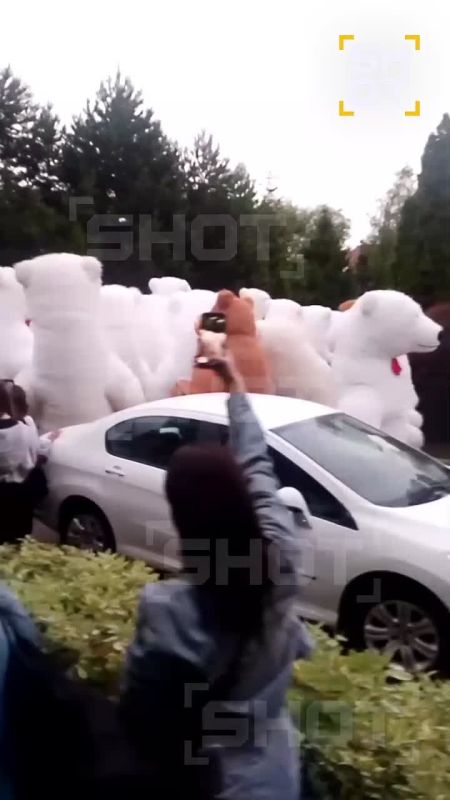       100             