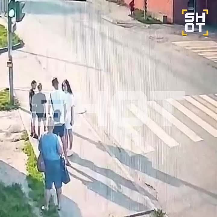        ,     
