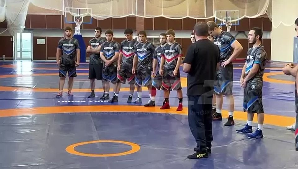   -     U-20  