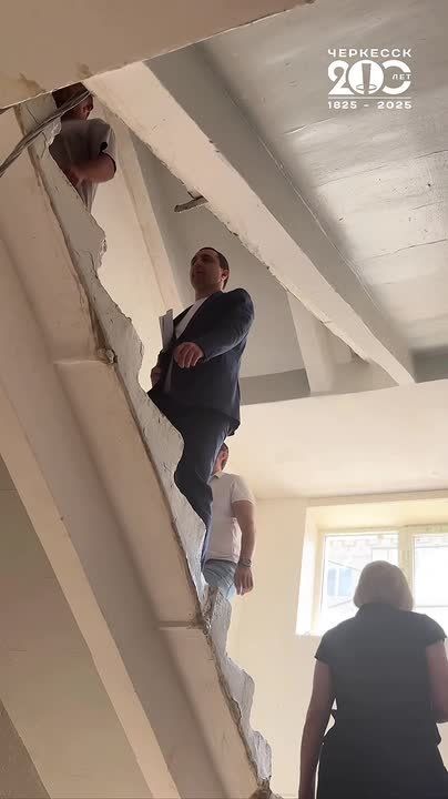  :    