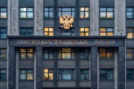 Госдума приняла поправки, ограничивающие рекламу энергетиков