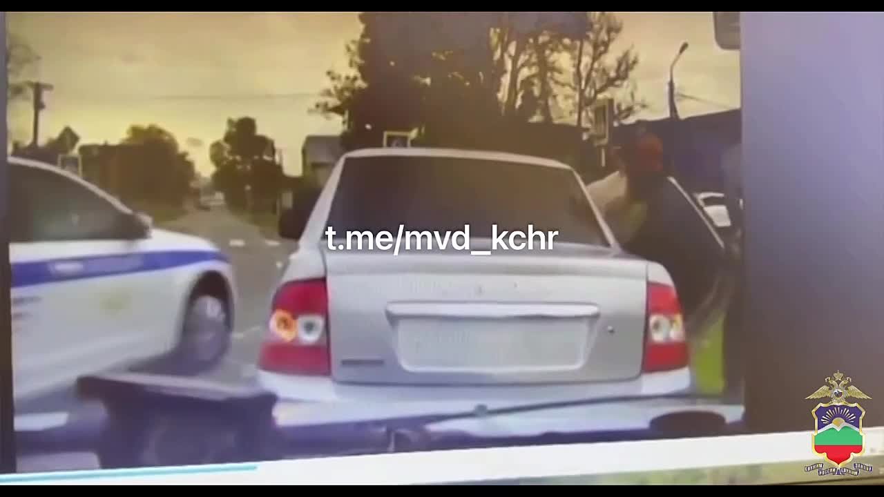 #МВДМедиа Лихача без водительских прав на тонированной «Ладе» без номеров задержали полицейские в Черкесске