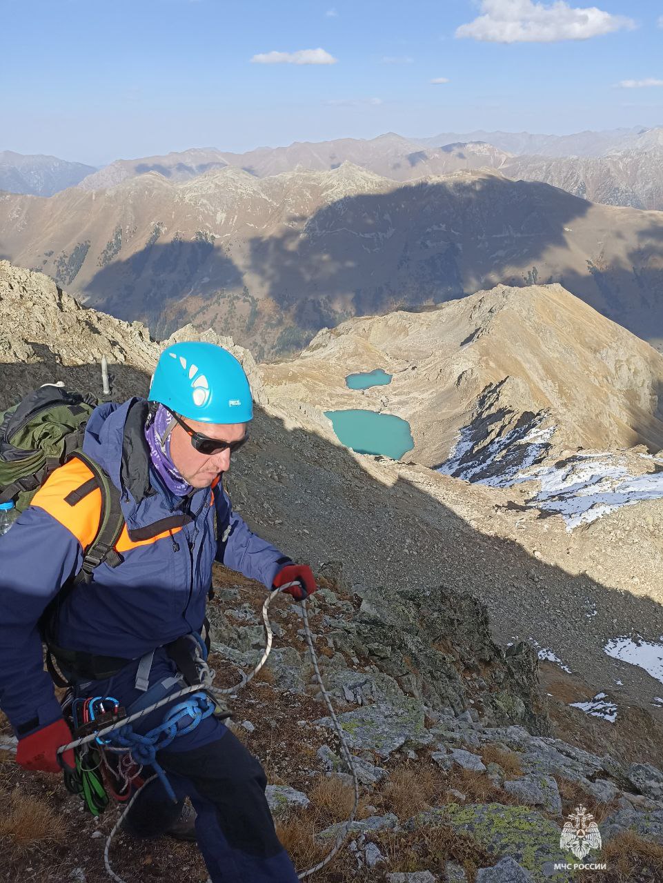 Спасатели МЧС России покорили пик Архызских спасателей Спасатели МЧС России покорили пик Архызских спасателей