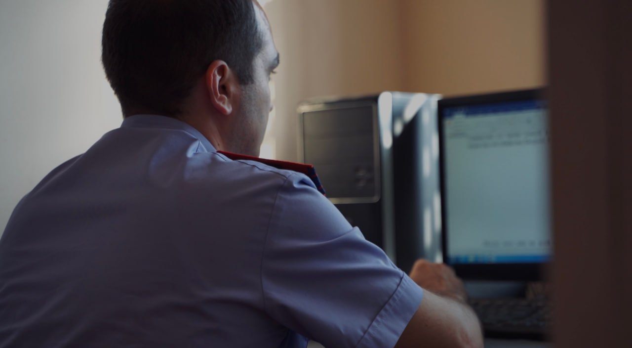 В Карачаево-Черкесии перед судом предстанет депутат, обвиняемый в коммерческом подкупе и подделке официальных документов