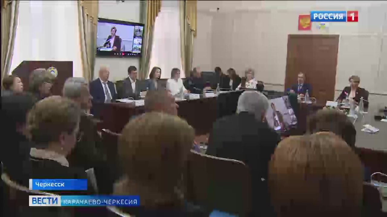 Республиканское совещание по итогам проведения государственной итоговой аттестации прошло в Доме правительства под руководством вице-премьера Евгения Полякова