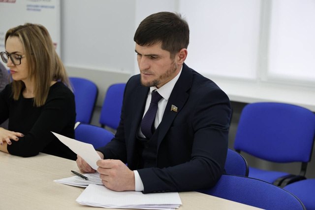 Депутат Народного Собрания КЧР Татьяна Черняева выступила председателем заседания дискуссионного клуба, которое прошло на базе Штаба общественной поддержки КЧРО партии «Единая Россия» Депутат Народного Собрания КЧР Татьяна Черняева выступила председателем заседания дискуссионного клуба, которое прошло на базе Штаба общественной поддержки КЧРО партии «Единая Россия»