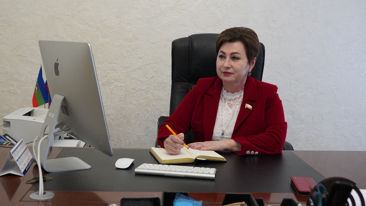 Началась традиционная Прямая линия Главы Карачаево-Черкесии Р. Темрезова с жителями республики Началась традиционная Прямая линия Главы Карачаево-Черкесии Р. Темрезова с жителями республики