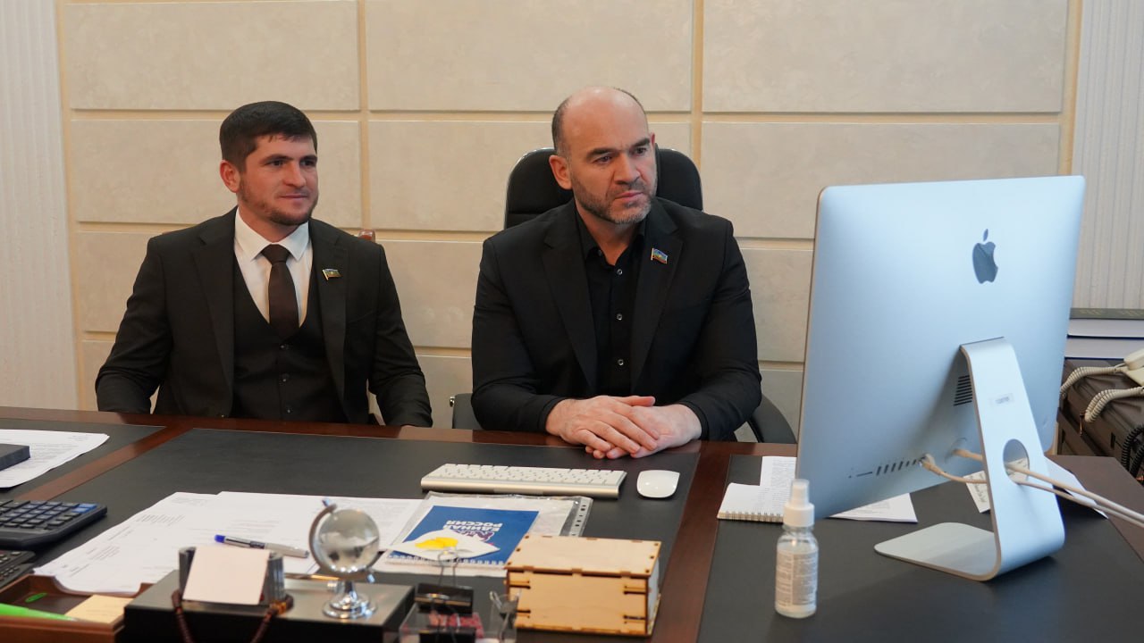 Началась традиционная Прямая линия Главы Карачаево-Черкесии Р. Темрезова с жителями республики Началась традиционная Прямая линия Главы Карачаево-Черкесии Р. Темрезова с жителями республики