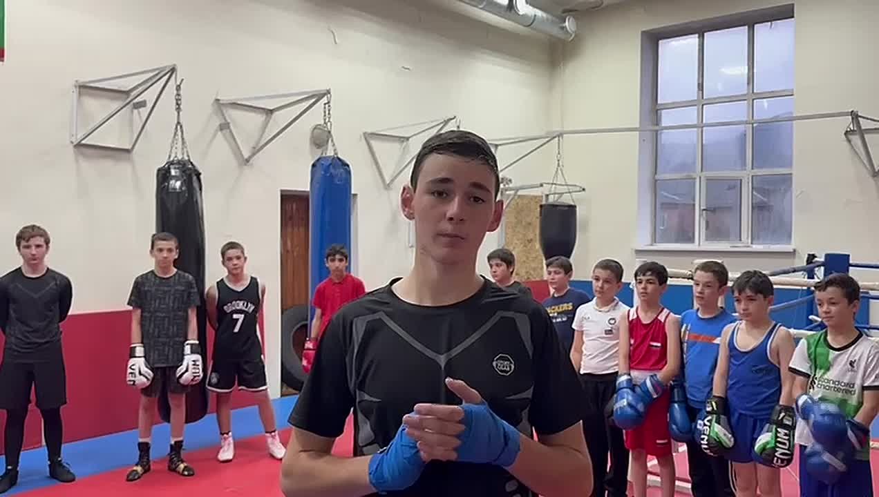 Присоединившиеся к челленджу «Дорогу пешеходу» молодые спортсмены в лице Тимура Семенова обращаются к пешеходам и водителям транспортерных средств