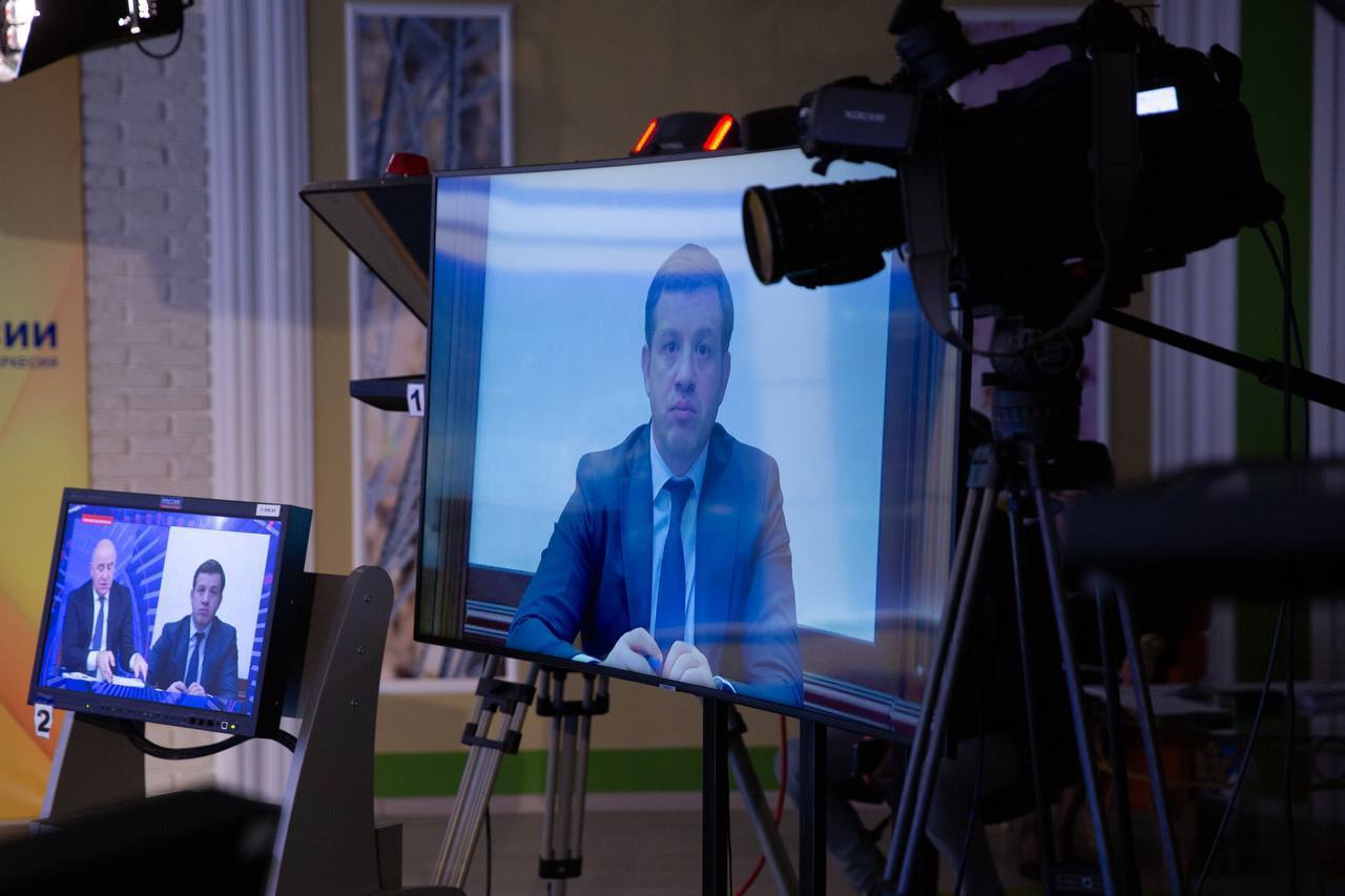 Сегодня Глава КЧР Рашид Темрезов провел ежегодную прямую линию с жителями республики Сегодня Глава КЧР Рашид Темрезов провел ежегодную прямую линию с жителями республики