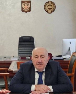 Сегодня вместе с коллегами Хасаном Хубиевым -председателем Комитета по здравоохранению, социальной политике и спорту, Динарой Камурзаевой - Министром здравоохранения Карачаево-Черкесской Республики, а также с депутатами...