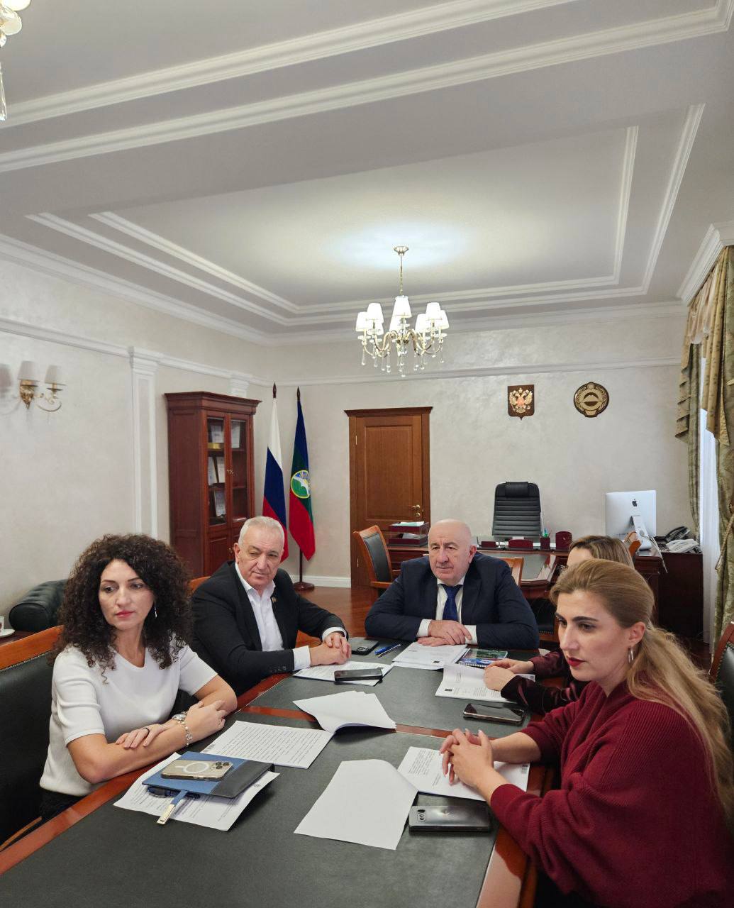 Сегодня вместе с коллегами Хасаном Хубиевым -председателем Комитета по здравоохранению, социальной политике и спорту, Динарой Камурзаевой - Министром здравоохранения Карачаево-Черкесской Республики, а также с депутатами... Сегодня вместе с коллегами Хасаном Хубиевым -председателем Комитета по здравоохранению, социальной политике и спорту, Динарой Камурзаевой - Министром здравоохранения Карачаево-Черкесской Республики, а также с депутатами...