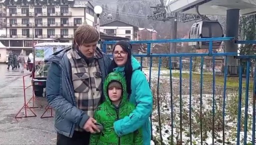 К челленджу «Пропусти пешехода» присоединилась семья из Республики Крым, отдыхающая в п. Домбай