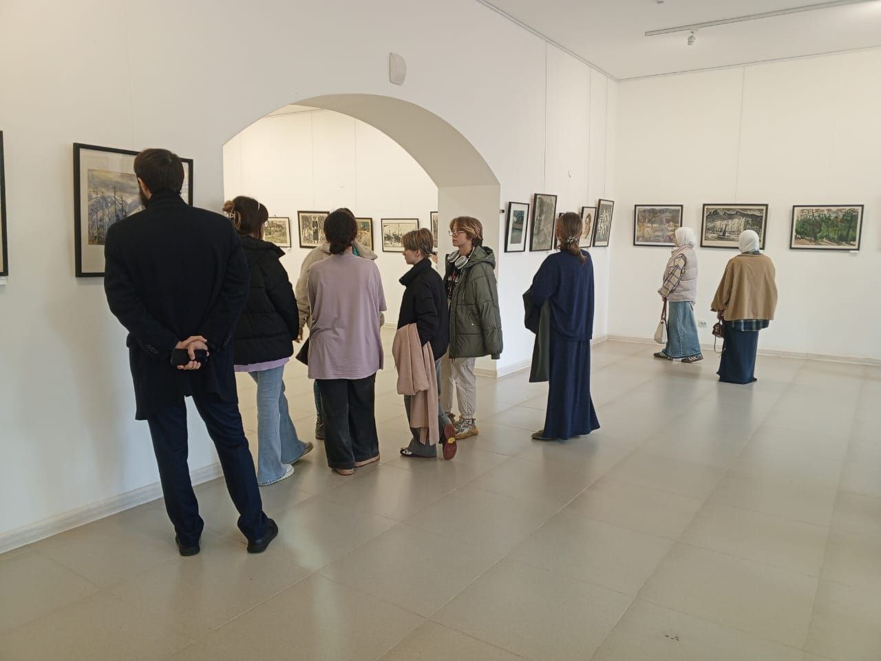 В эти минуты в Картинной галерее, в Черкесске, проходит церемония открытия двух выставок картин: " Забвению не подлежит" и "Преемственность искусства" В эти минуты в Картинной галерее, в Черкесске, проходит церемония открытия двух выставок картин: " Забвению не подлежит" и "Преемственность искусства"