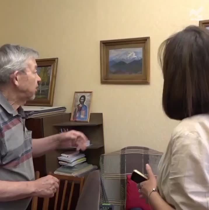 Стоит его кисти коснуться холста, и картины оживают