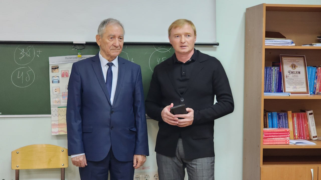 Криминалисты регионального СК России провели профориентационную и профилактическую встречу со студентами республиканского вуза Криминалисты регионального СК России провели профориентационную и профилактическую встречу со студентами республиканского вуза