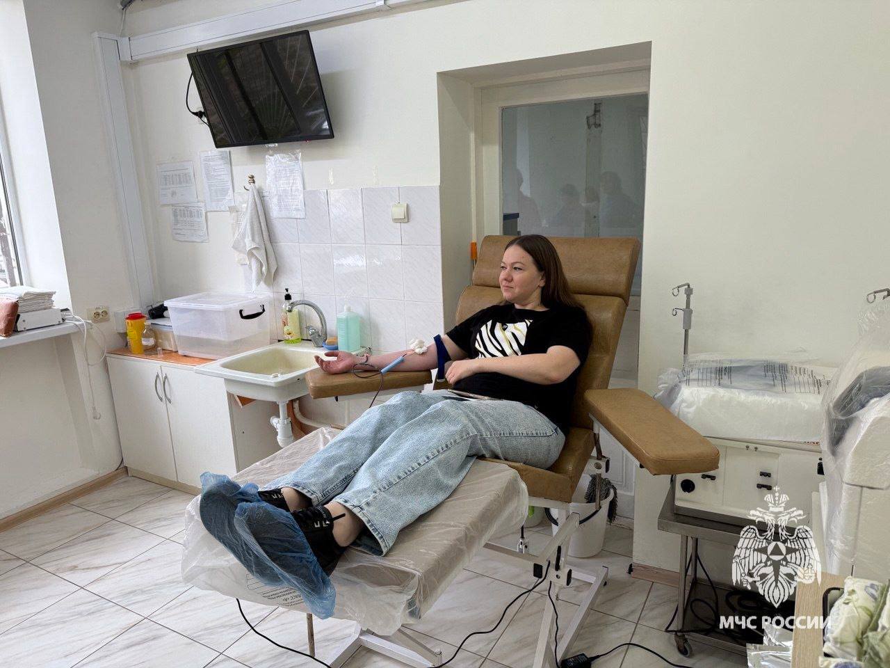 В рамках 35-летия МЧС России сотрудники чрезвычайного ведомства провели донорскую акцию В рамках 35-летия МЧС России сотрудники чрезвычайного ведомства провели донорскую акцию