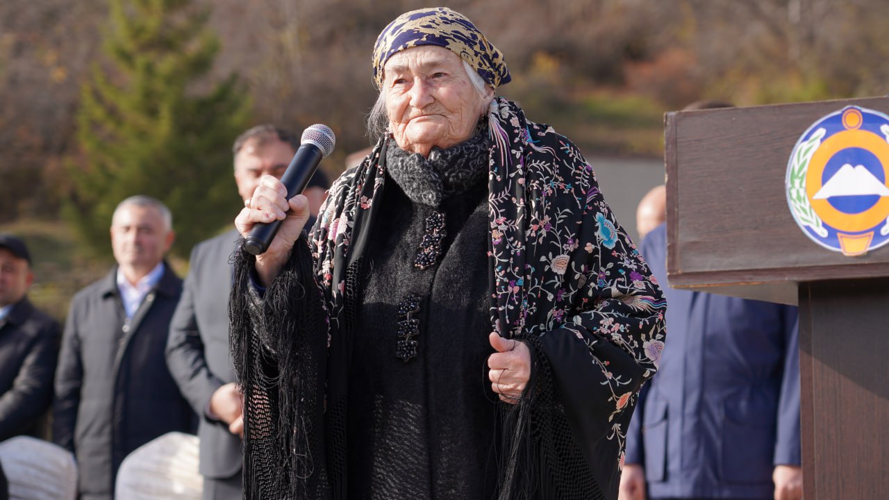 На территории Мемориального комплекса памяти жертв депортации карачаевского народа состоялось траурное мероприятие, приуроченное к 82-й годовщине этого трагического события На территории Мемориального комплекса памяти жертв депортации карачаевского народа состоялось траурное мероприятие, приуроченное к 82-й годовщине этого трагического события