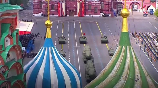 Привет с орбиты. Космонавты Роскосмоса Сергей Рыжиков, Алексей Зубрицкий и Олег Платонов поздравили россиян с Днем народного единства с борта Международной космической станции