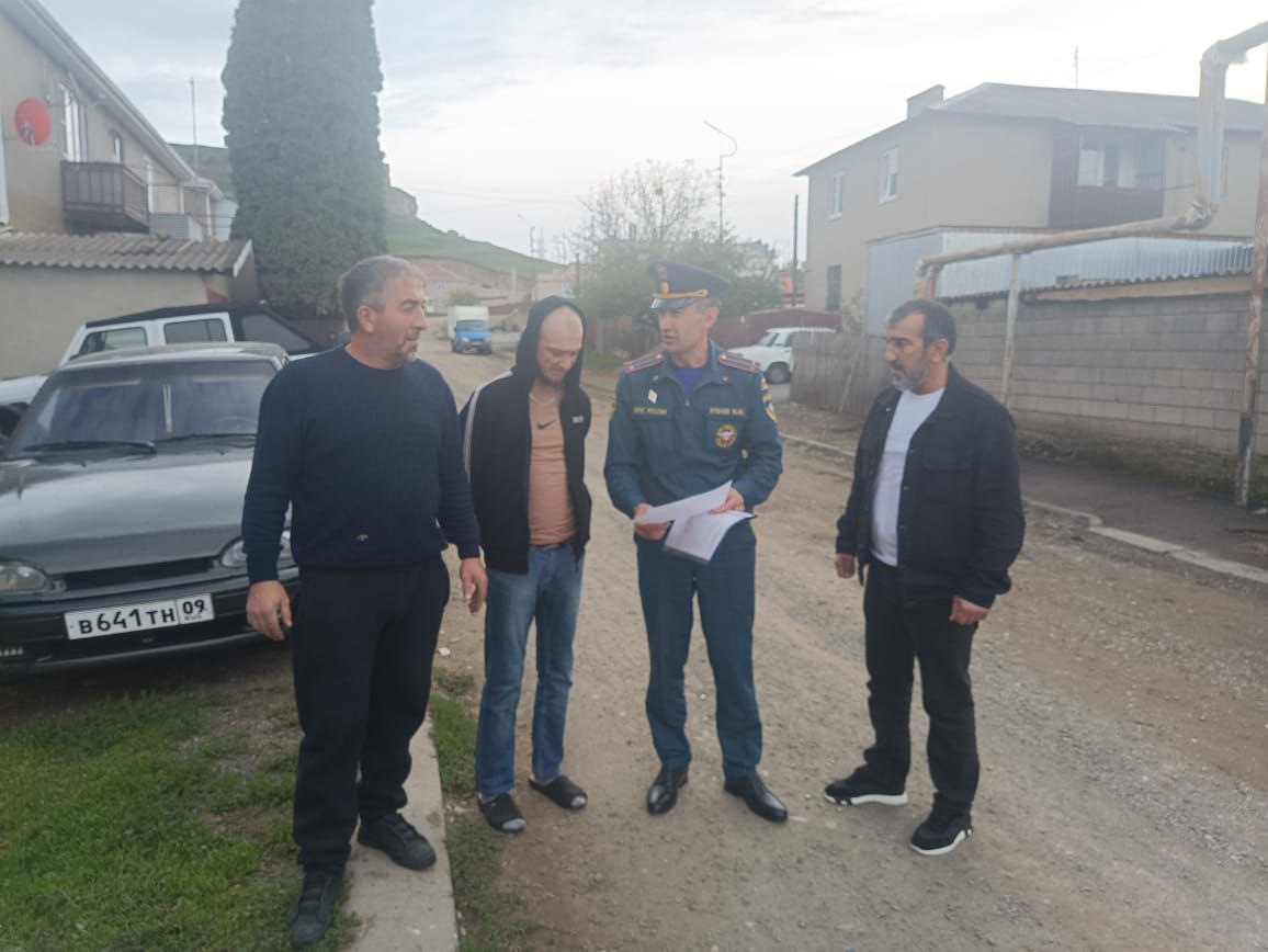 Жителям Малокарачаевского района рассказали о правилах пожарной безопасности в отопительный сезон Жителям Малокарачаевского района рассказали о правилах пожарной безопасности в отопительный сезон