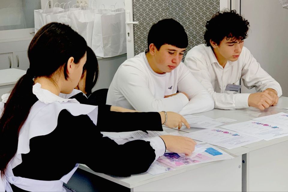 В КАРАЧАЕВСКОМ РАЙОНЕ СОСТОЯЛАСЬ КВЕСТ-ИГРА ПО ИЗБИРАТЕЛЬНОМУ ПРАВУ «ДЕЛО О ПРОПАВШЕМ ГОЛОСЕ» ДЛЯ ШКОЛЬНИКОВ В КАРАЧАЕВСКОМ РАЙОНЕ СОСТОЯЛАСЬ КВЕСТ-ИГРА ПО ИЗБИРАТЕЛЬНОМУ ПРАВУ «ДЕЛО О ПРОПАВШЕМ ГОЛОСЕ» ДЛЯ ШКОЛЬНИКОВ