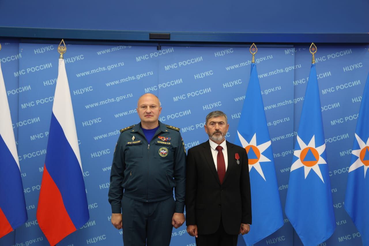 Виталий Бублик – коренной житель снежного Домбая, с малых лет научился стоять на лыжах