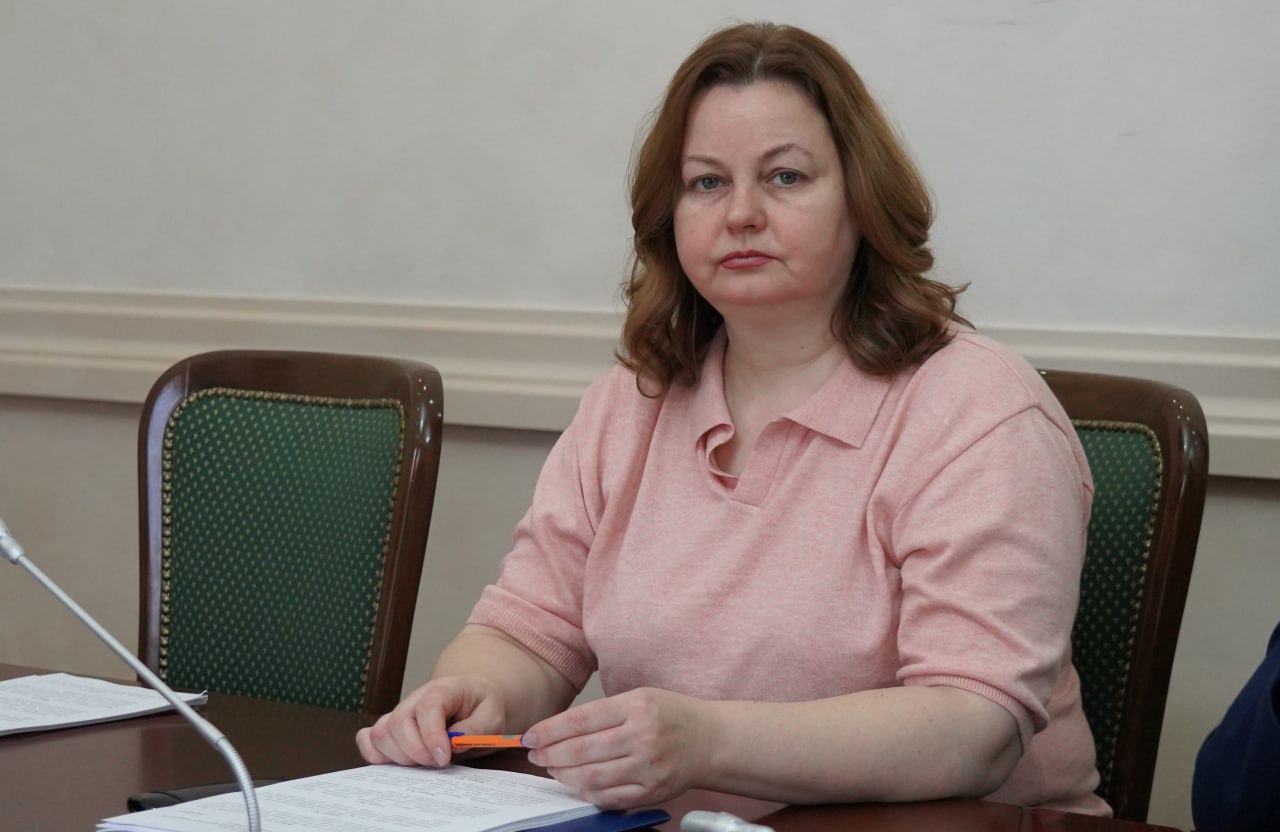 Хасан Хубиев провел заседание Комитета по здравоохранению, социальной политике и спорту, на котором при участии членов Правительства КЧР и ряда ведомств рассмотрели 5 вопросов предстоящей сессии Хасан Хубиев провел заседание Комитета по здравоохранению, социальной политике и спорту, на котором при участии членов Правительства КЧР и ряда ведомств рассмотрели 5 вопросов предстоящей сессии