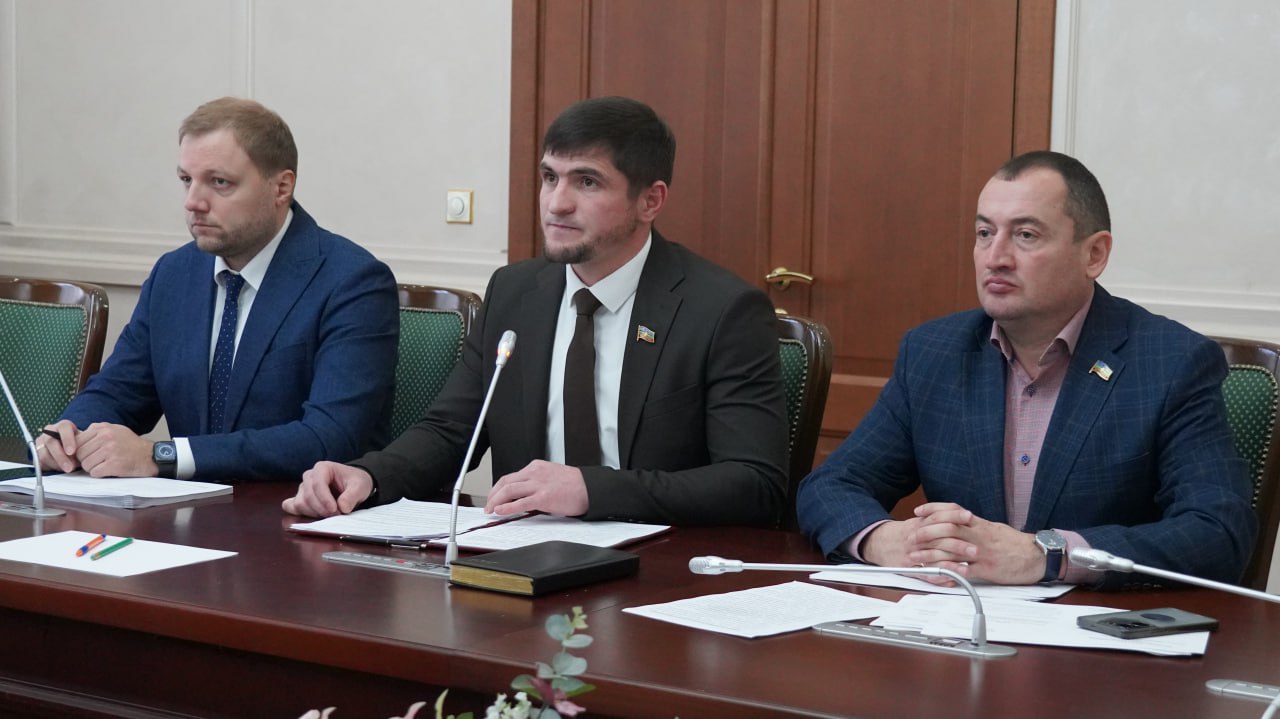 Дахир Мутчаев провел расширенное заседание Комитета по местному самоуправлению, на котором рассмотрели ряд вопросов Дахир Мутчаев провел расширенное заседание Комитета по местному самоуправлению, на котором рассмотрели ряд вопросов