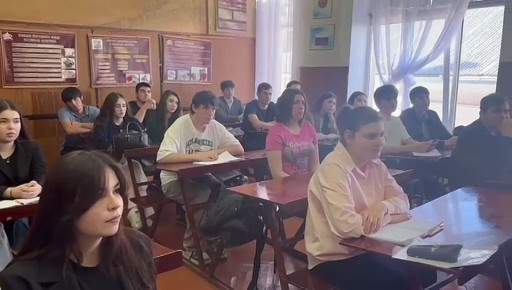 Учащиеся колледжа узнали о работе участкового из первых уст