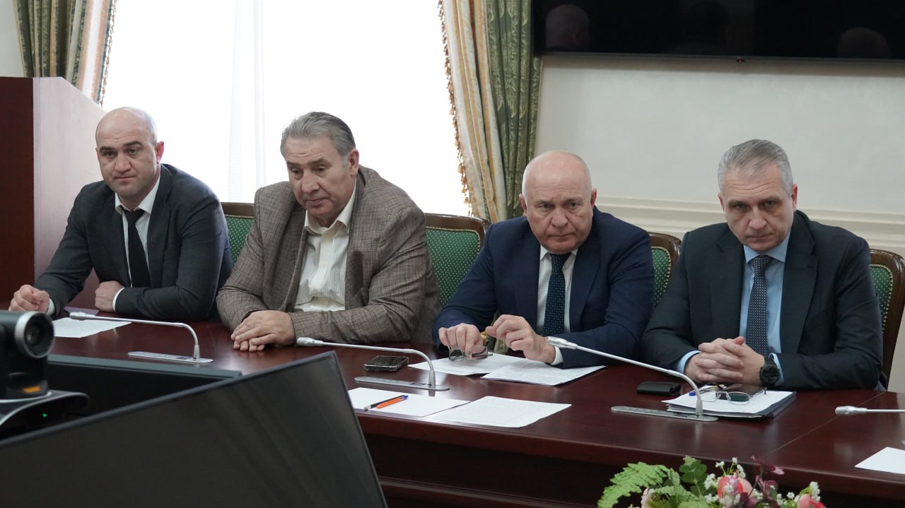 Дахир Мутчаев провел расширенное заседание Комитета по местному самоуправлению, на котором рассмотрели ряд вопросов Дахир Мутчаев провел расширенное заседание Комитета по местному самоуправлению, на котором рассмотрели ряд вопросов