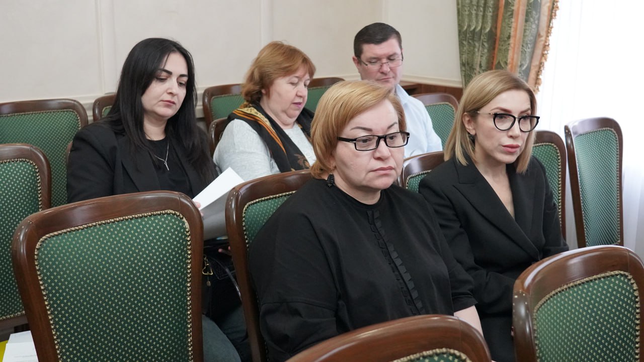 Дахир Мутчаев провел расширенное заседание Комитета по местному самоуправлению, на котором рассмотрели ряд вопросов Дахир Мутчаев провел расширенное заседание Комитета по местному самоуправлению, на котором рассмотрели ряд вопросов