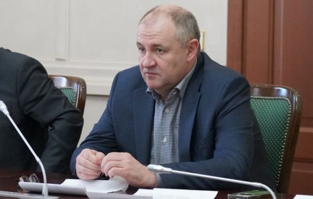 Накануне очередного 15 заседания VII созыва Председатель Народного Собрания Карачаево-Черкесской республики Александр Иванов провел планёрку, на которой рассмотрели повестку сессии