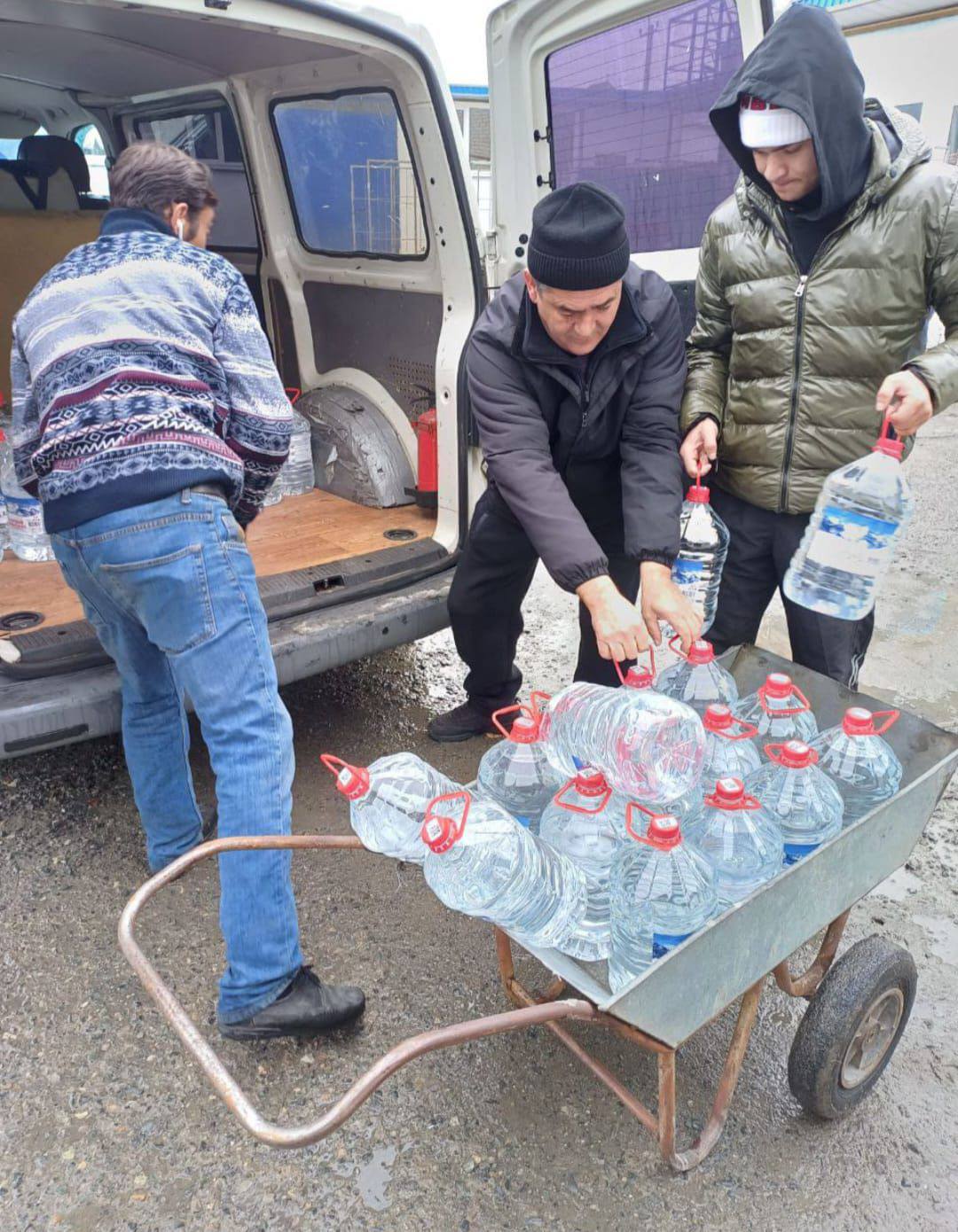 Ветераны МВД Карачаево-Черкесии совместно с администрацией Карачаевского района направили гуманитарный груз в полевой военный госпиталь в Запорожье Ветераны МВД Карачаево-Черкесии совместно с администрацией Карачаевского района направили гуманитарный груз в полевой военный госпиталь в Запорожье