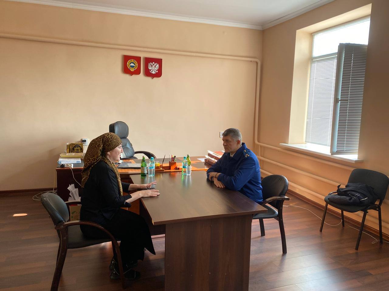 Заместитель прокурора Карачаево-Черкесской Республики Дмитрий Кривошеев провел выездной личный прием жителей Усть-Джегутинского района Заместитель прокурора Карачаево-Черкесской Республики Дмитрий Кривошеев провел выездной личный прием жителей Усть-Джегутинского района