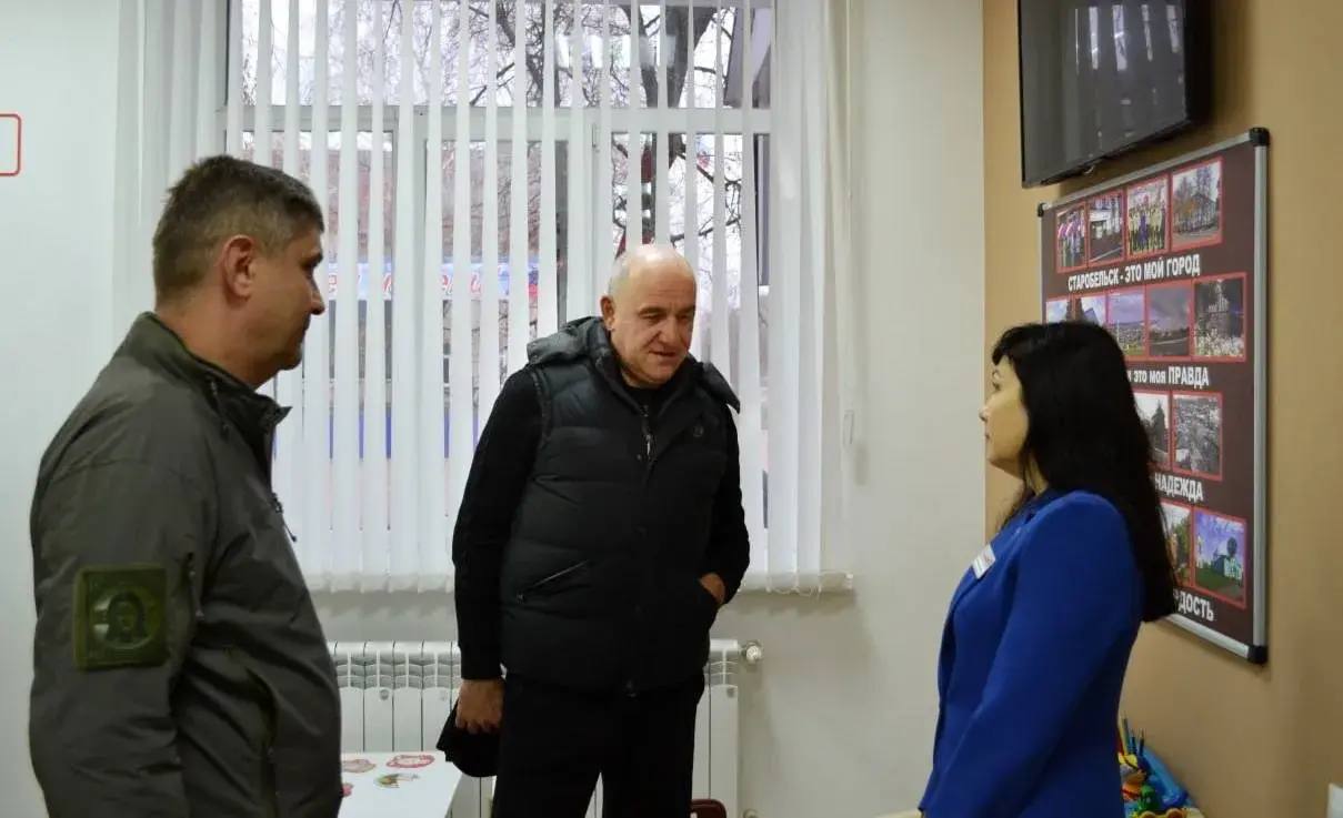 Глава Карачаево-Черкесии Рашид Темрезов прибыл с рабочей поездкой в Луганскую Народную Республику Глава Карачаево-Черкесии Рашид Темрезов прибыл с рабочей поездкой в Луганскую Народную Республику