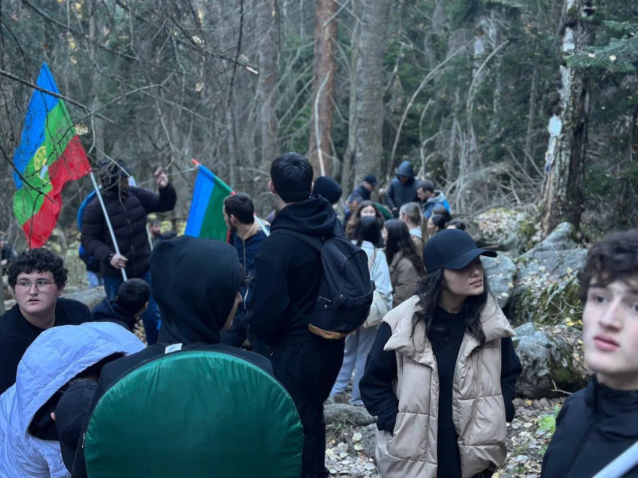 По поручению Главы Карачаево-Черкесии Рашида Темрезова министерство по делам молодежи КЧР продолжает проводить командообразующие мероприятия для участников образовательной программы кадрового конкурса «Герои... По поручению Главы Карачаево-Черкесии Рашида Темрезова министерство по делам молодежи КЧР продолжает проводить командообразующие мероприятия для участников образовательной программы кадрового конкурса «Герои...