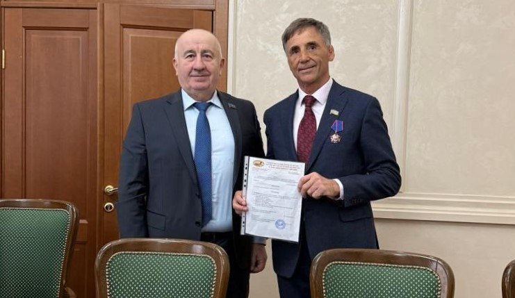 Сегодня депутаты Парламента Карачаево-Черкесии были отмечены наградами Сегодня депутаты Парламента Карачаево-Черкесии были отмечены наградами