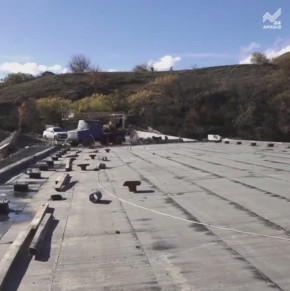 Капитальный ремонт моста через реку Малый Зеленчук близится к завершению