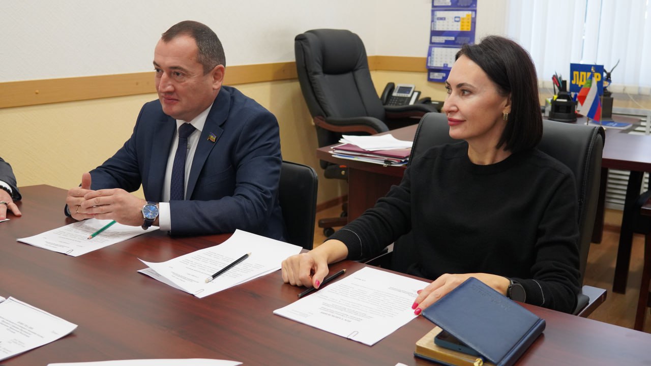 Александр Чайка провел заседание Комитета НС КЧР по Регламенту и мандатным вопросам Александр Чайка провел заседание Комитета НС КЧР по Регламенту и мандатным вопросам