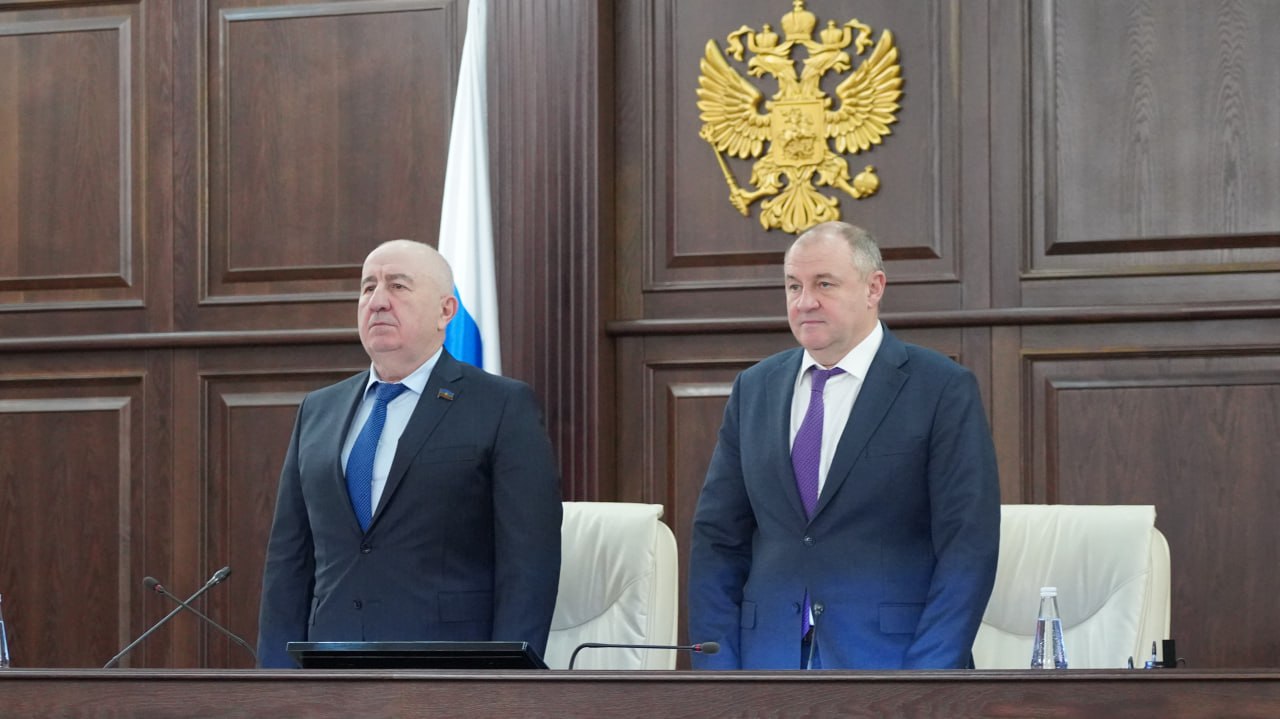 В Парламенте КЧР состоялась очередная 15 сессия VII созыва