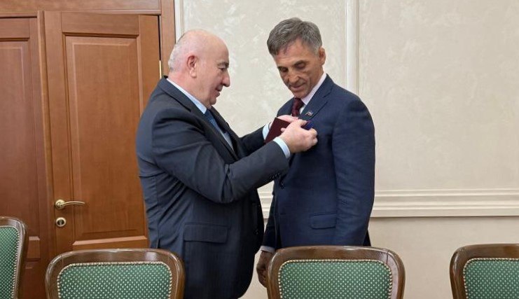 Сегодня депутаты Парламента Карачаево-Черкесии были отмечены наградами