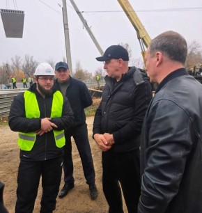 Глава КЧР Рашид Темрезов с рабочей поездкой находится в Луганской народной республике