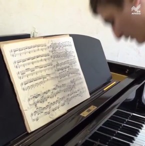 Нажимая на клавиши они могут создать прекрасное