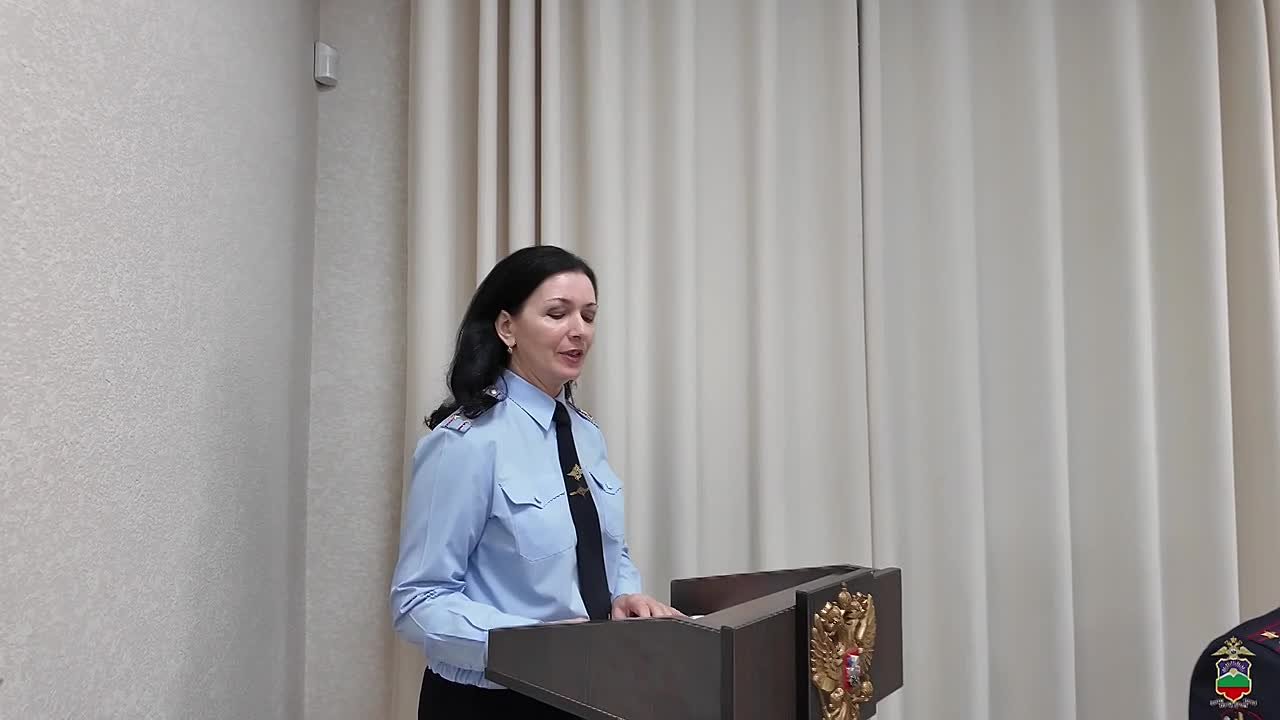 Министр внутренних дел по Карачаево-Черкесии Владимир Нефедов встретился с семьями сотрудников, погибших при исполнении служебного долга