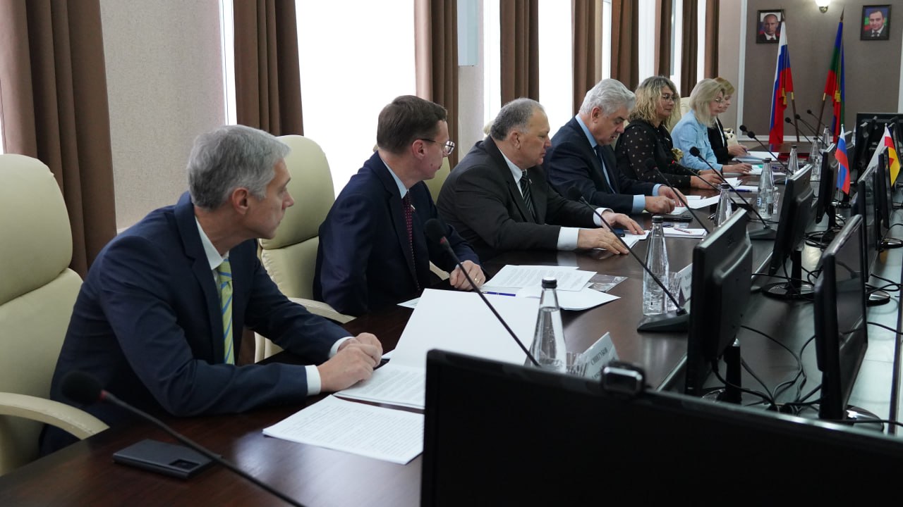 Сегодня делегации Совета Федерации РФ и Парламента Южной Осетии продолжили работу в Карачаево-Черкесии Сегодня делегации Совета Федерации РФ и Парламента Южной Осетии продолжили работу в Карачаево-Черкесии