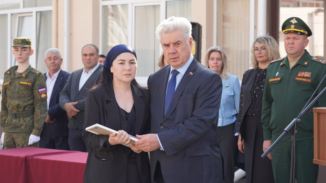 В рамках визита в Карачаево-Черкесию делегации парламентариев Совета Федерации и Республики Южная Осетия посетили Военный учебный центр имени Героя России Канамата Боташева, созданный на базе Северо-Кавказской... В рамках визита в Карачаево-Черкесию делегации парламентариев Совета Федерации и Республики Южная Осетия посетили Военный учебный центр имени Героя России Канамата Боташева, созданный на базе Северо-Кавказской...